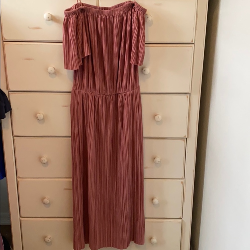 Mauve Gianni Bini off the shoulder midi dress